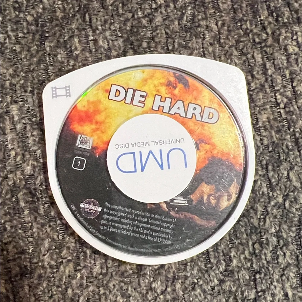 PSP UMD Movie Disc Lot of 17 with 2 Carrying Case